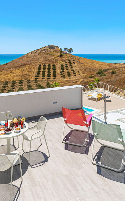 Villa Domizia: Ansichten, Balkon / Terrasse / Patio