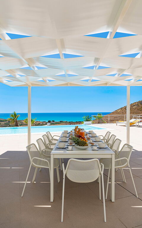 Villa Domizia: Ansichten, Balkon / Terrasse / Patio