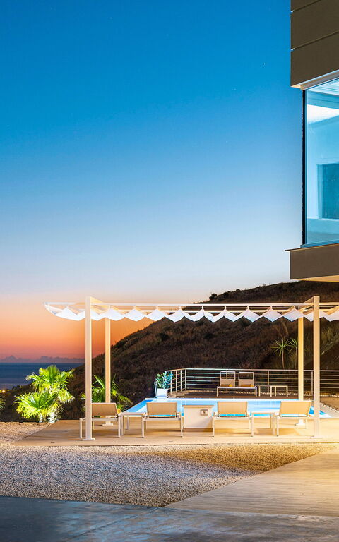 Villa Domizia: Außen, Schwimmbad