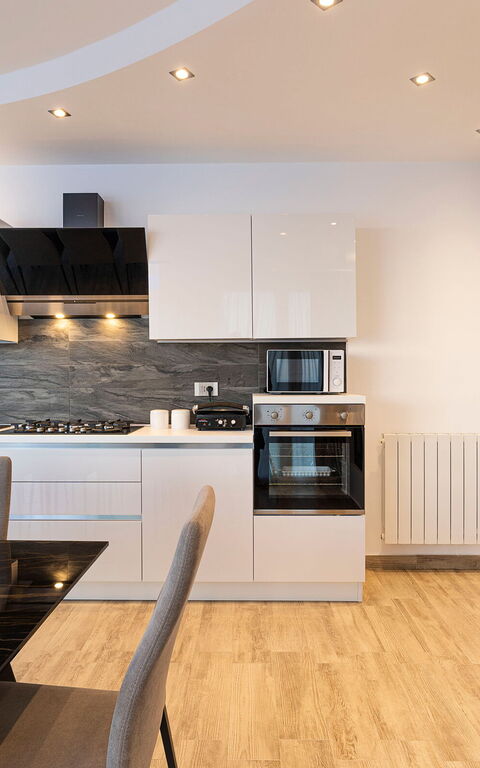 Villa Domizia: Esszimmer, Küche