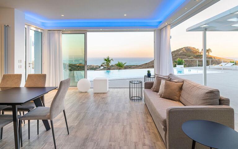 Villa Domizia: Esszimmer, Wohnzimmer