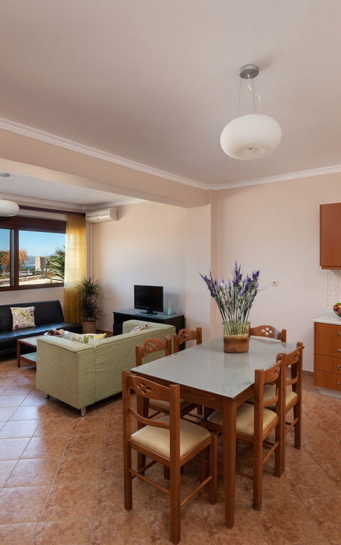 Villa Halepi: Küche, Wohnzimmer