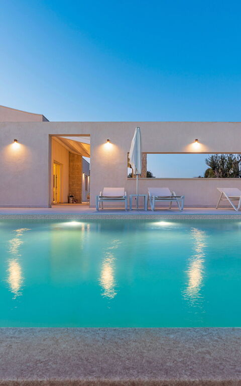 Villa Mora: Ansichten, Außen, Draussen, Schwimmbad