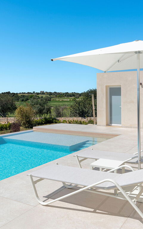 Villa Mora: Ansichten, Außen, Draussen, Schwimmbad