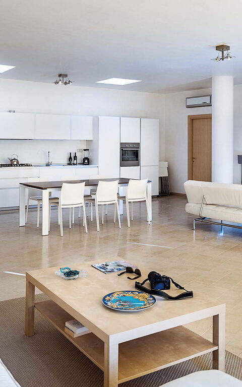 Villa Corte Dorata: Esszimmer, Küche, Wohnzimmer