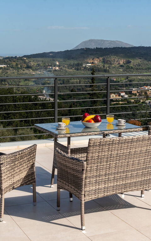 Villa Kallos: Ansichten, Außen, Draussen