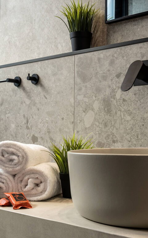 Villa Kallos: Bad, Zimmerdetails