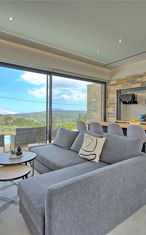 Villa Kallos: Esszimmer, Küche, Wohnzimmer