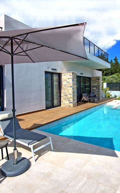 Villa Kallos: Schwimmbad