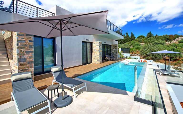 Villa Kallos: Schwimmbad