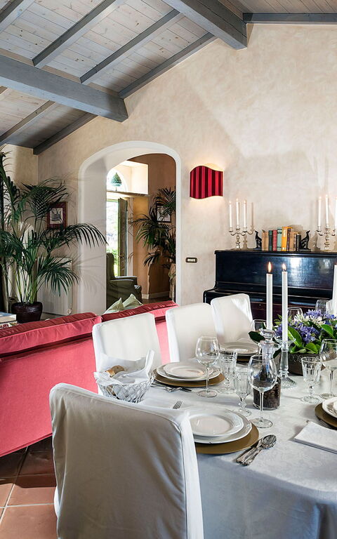 Don Salvatore: Esszimmer, Wohnzimmer