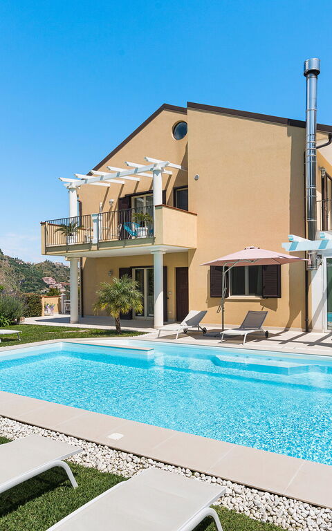 Villa Giutitta: Außen, Garten, Schwimmbad