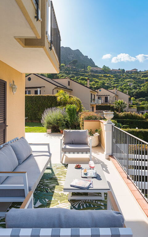 Villa Giutitta: Ansichten, Balkon / Terrasse / Patio