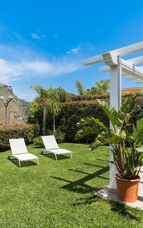 Villa Giutitta: Außen, Garten