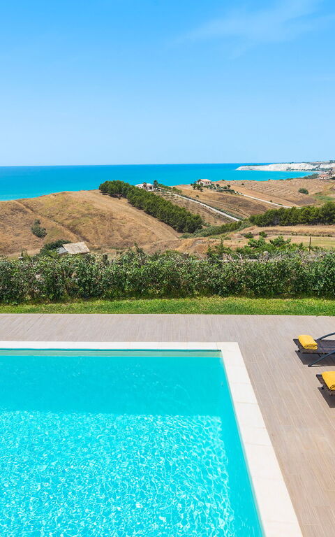 Villa Anthea: Ansichten, Draussen, Garten, Schwimmbad