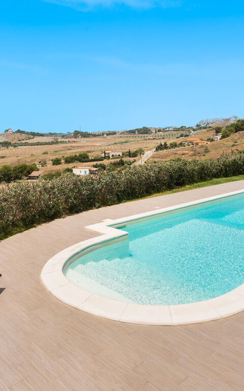 Villa Anthea: Ansichten, Draussen, Garten, Schwimmbad