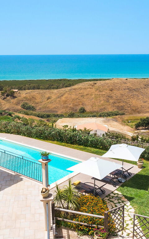 Villa Anthea: Ansichten, Draussen, Garten, Schwimmbad