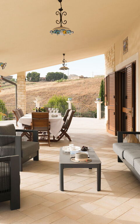 Villa Anthea: Ansichten, Außen