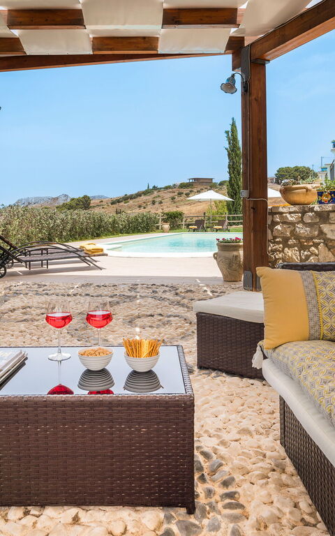 Villa Anthea: Außen, Schwimmbad