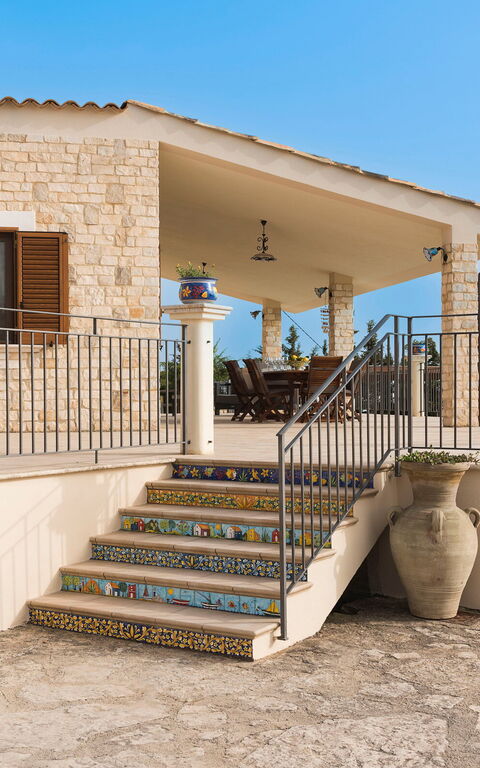 Villa Anthea: Außen, Haupteingang