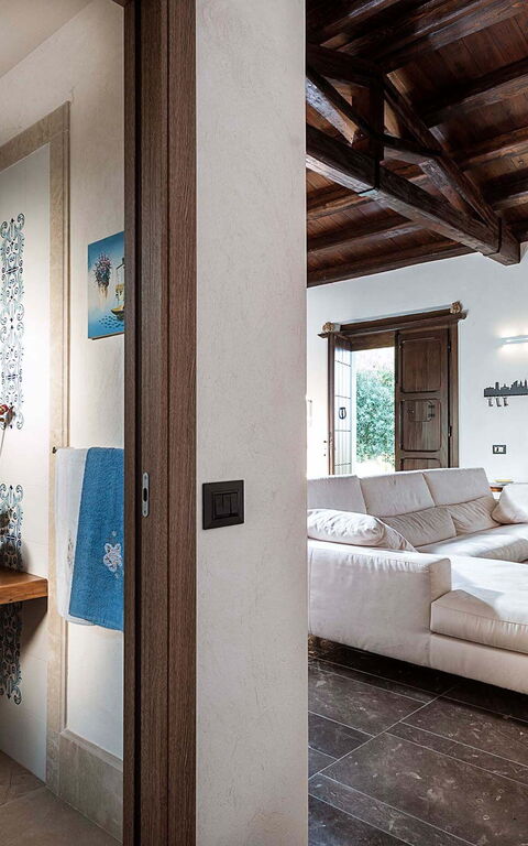 Corte Moscata: Bad, Wohnzimmer