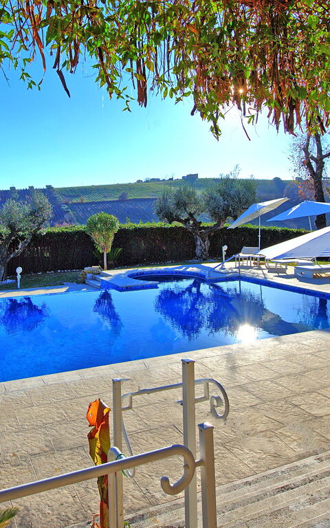 Villa Vittoria: Draussen, Garten, Schwimmbad