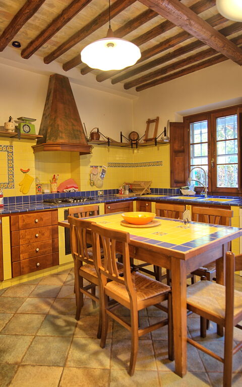 Villa Vittoria: Esszimmer, Küche