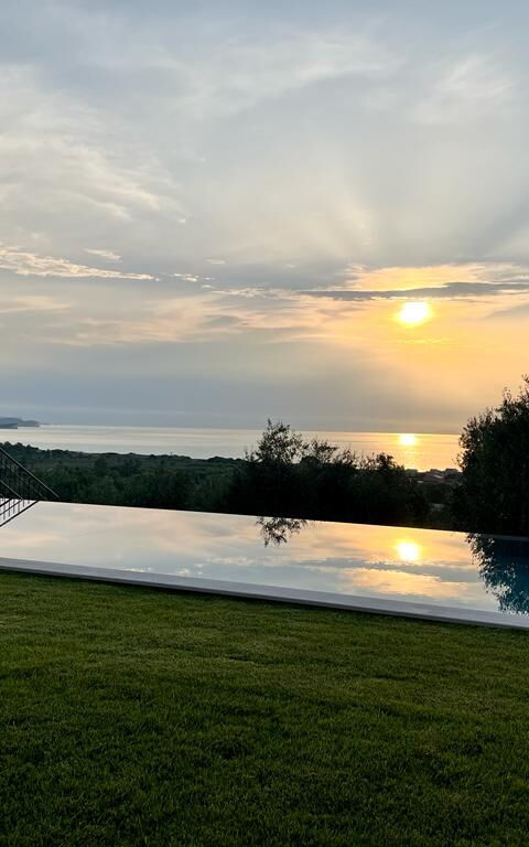 Villa Acropolitana: Ansichten, Sommer