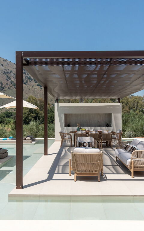 Villa El: Balkon / Terrasse / Patio, Schwimmbad