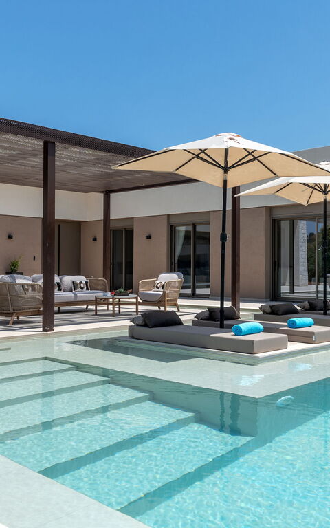 Villa El: Schwimmbad