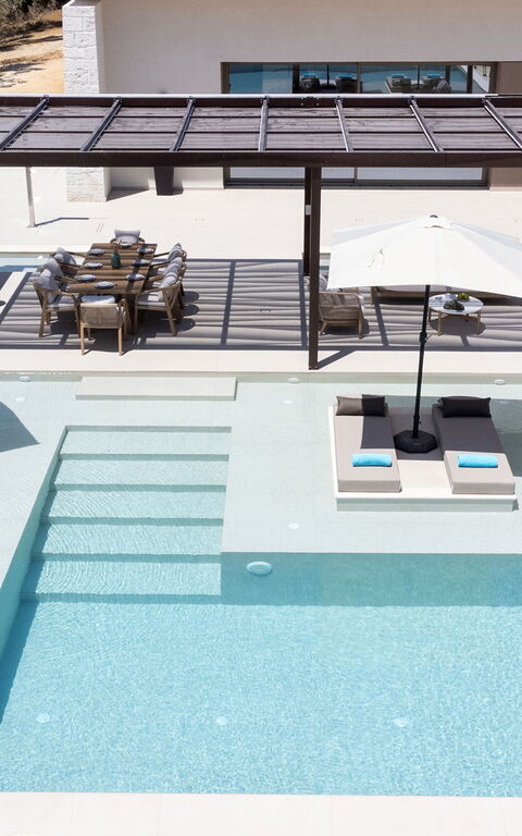 Villa El: Schwimmbad