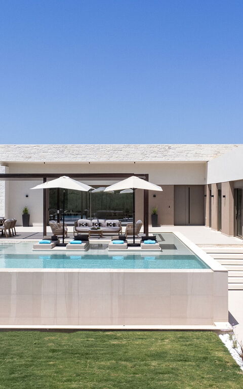 Villa El: Schwimmbad