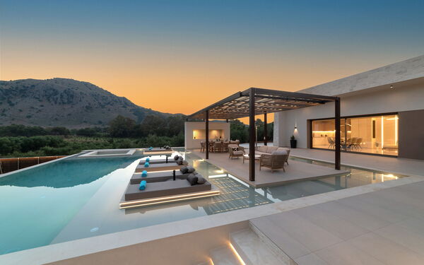 Villa El: Schwimmbad