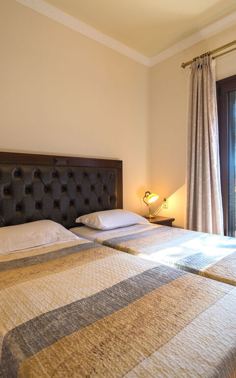 Iro Royal Villa: Schlafzimmer