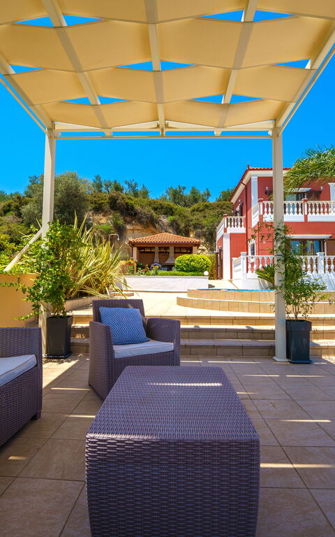 Iro Royal Villa: Außen, Draussen, Schwimmbad