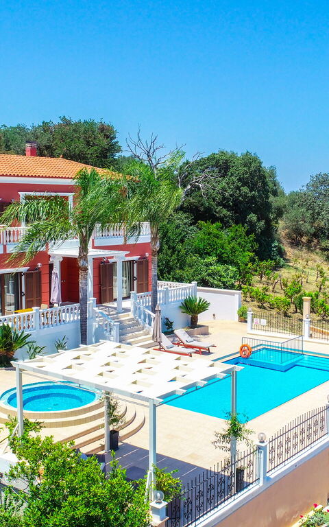 Iro Royal Villa: Außen, Draussen, Schwimmbad, Whirlpool