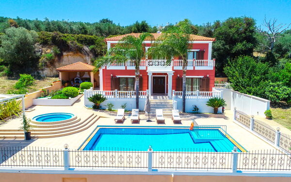 Iro Royal Villa: Außen, Draussen, Schwimmbad, Whirlpool