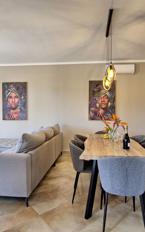 Villa Kostantina: Esszimmer, Wohnzimmer