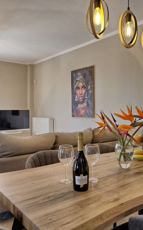 Villa Kostantina: Esszimmer, Wohnzimmer