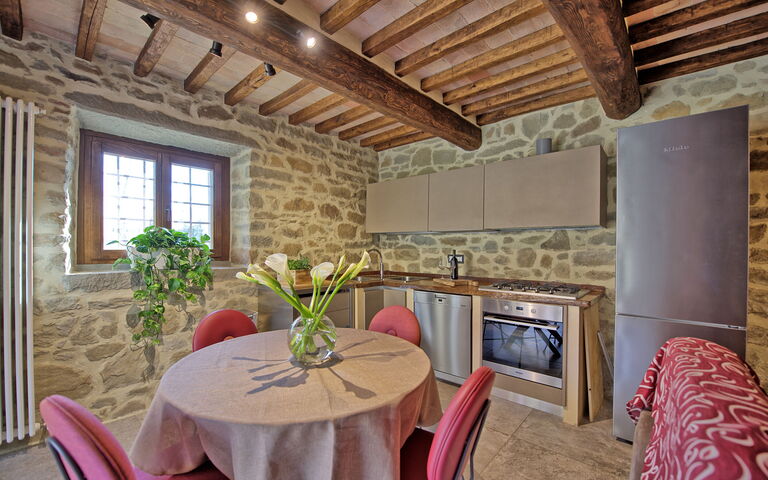 Villa Mulino: Esszimmer, Küche, Wohnzimmer