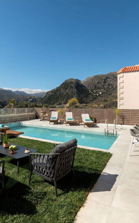 Villa Silentium Evilia: Außen, Draussen, Garten, Schwimmbad