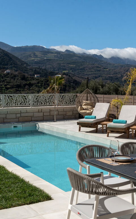 Villa Silentium Evilia: Außen, Draussen, Garten, Schwimmbad