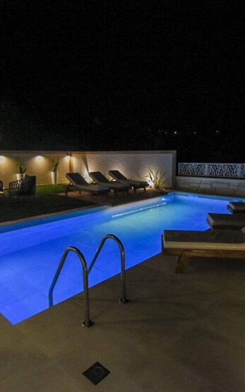 Villa Silentium Evilia: Außen, Draussen, Garten, Schwimmbad