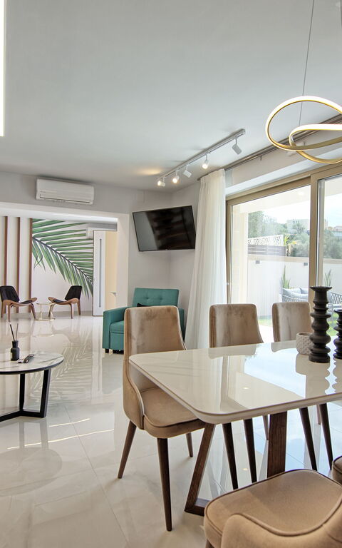 Villa Silentium Evilia: Esszimmer, Wohnzimmer