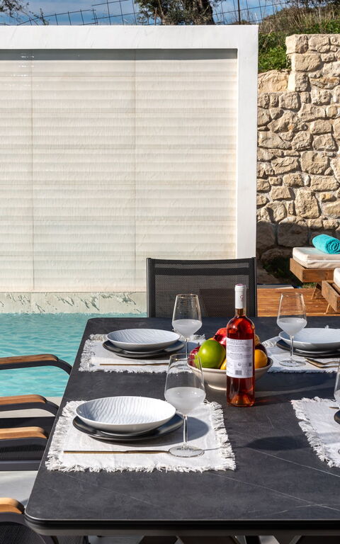 Villa Silentium Ionia: Schwimmbad