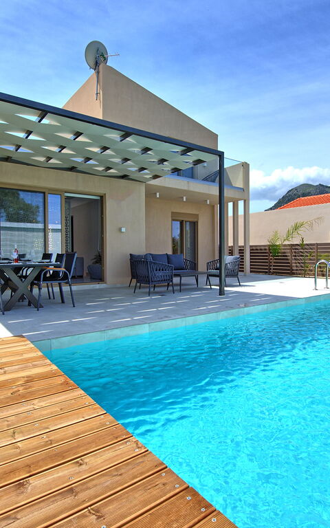 Villa Silentium Ionia: Außen, Draussen, Schwimmbad, Sommer