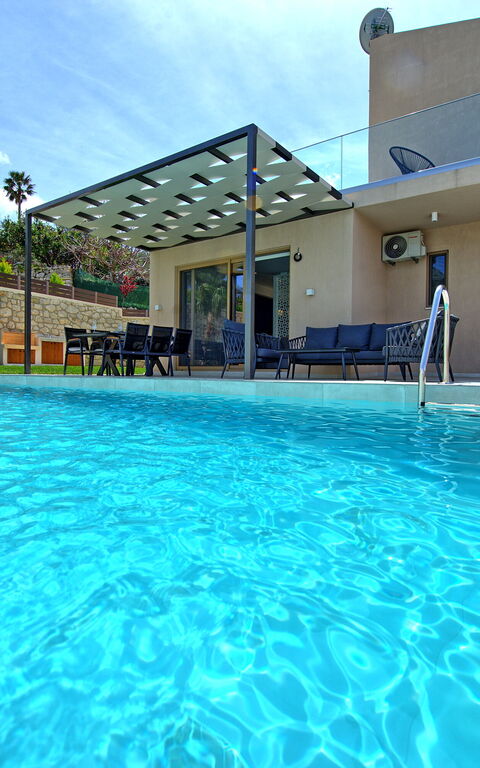 Villa Silentium Ionia: Außen, Draussen, Schwimmbad, Sommer