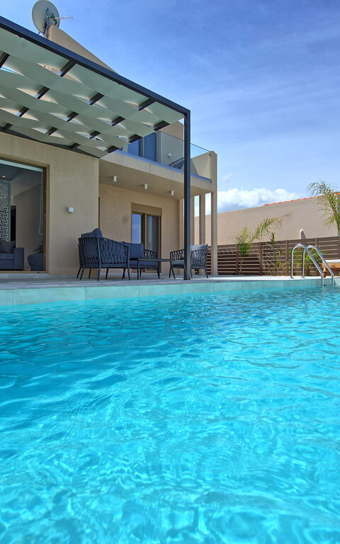 Villa Silentium Ionia: Außen, Balkon / Terrasse / Patio, Draussen, Schwimmbad