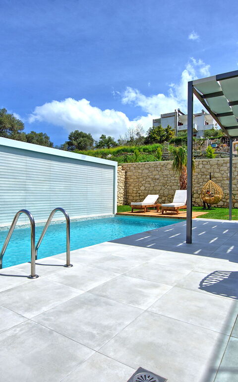 Villa Silentium Ionia: Balkon / Terrasse / Patio, Draussen, Schwimmbad