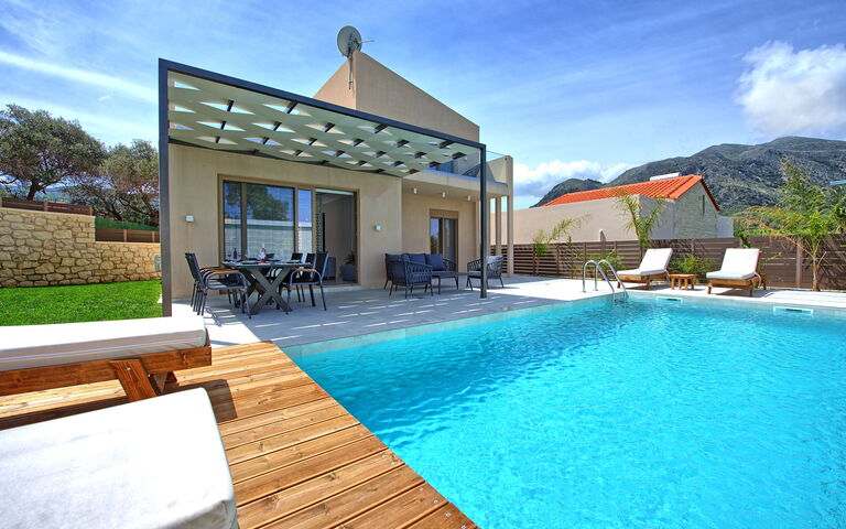 Villa Silentium Ionia: Außen, Draussen, Schwimmbad, Sommer